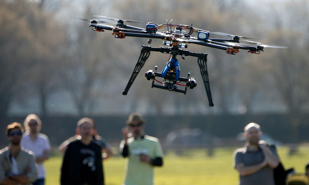 En la Copa Mundial de Fútbol Brasil 2014 el equipo de Francia manifestó que había un drone observando las prácticas de la selección.
